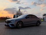 Mercedes-Benz E 450 4MATIC Limo. | AMG Line | 360 | Pano  - Mercedes-Benz E 450 mit Benzin-Antrieb: Limousine, Automatik