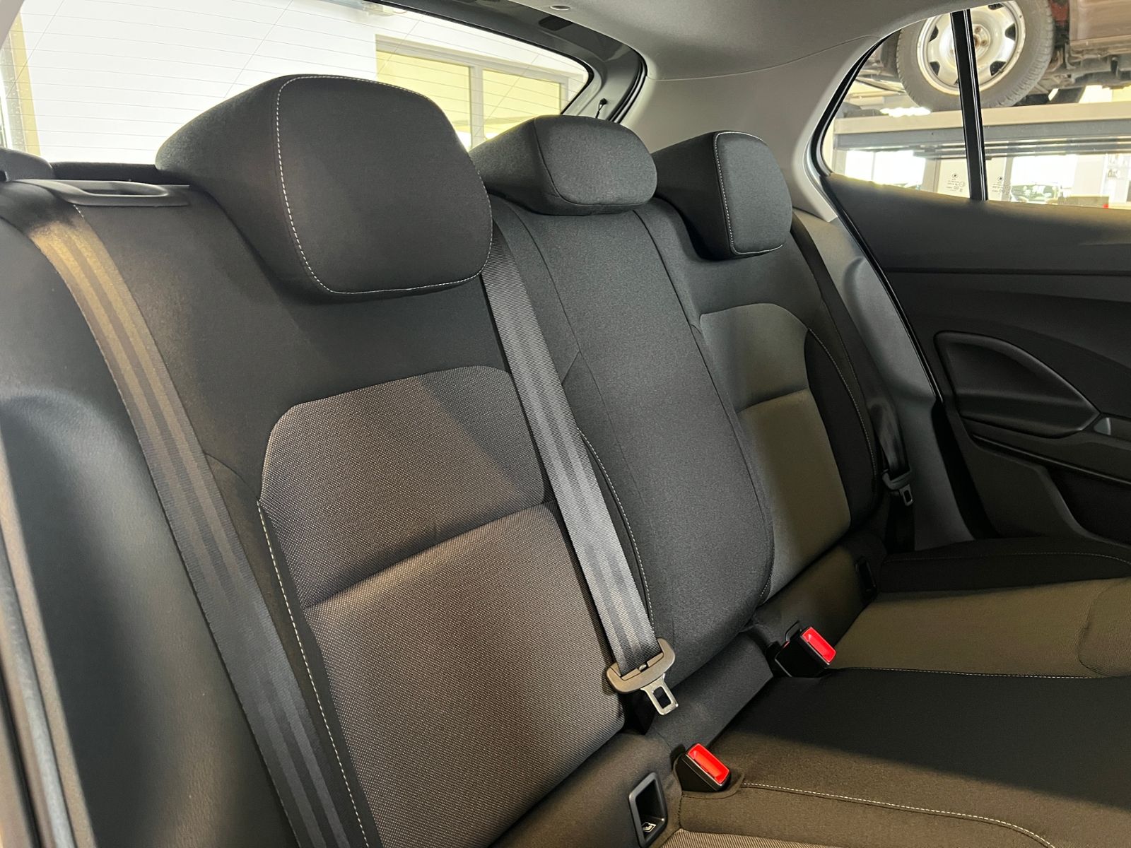 Fahrzeugabbildung SKODA Fabia Selection 1.0 MPI *LED, Climatronic, Sitzh