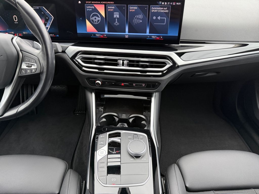 Fahrzeugabbildung BMW 320i Touring Aut.