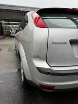 Ford Focus 1,6 Schräghecklimousine - Ford Focus mit Benzin-Antrieb: Limousine, Schrägheck