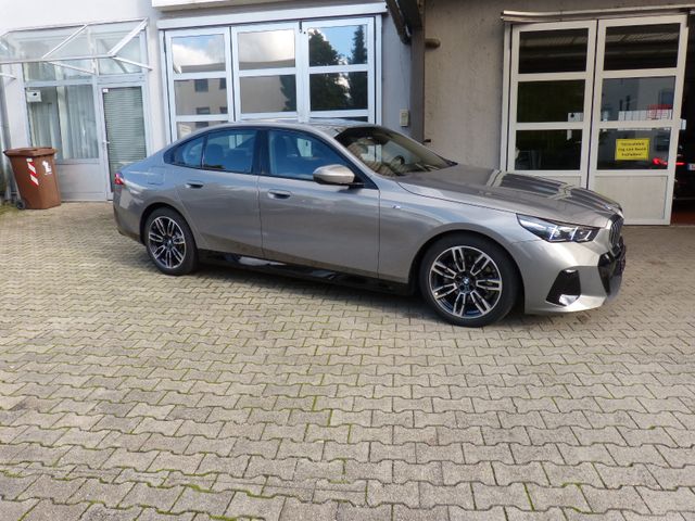 BMW 520 d M Sport KEYLESS ACC DAB KAMERA NAVI SHZ