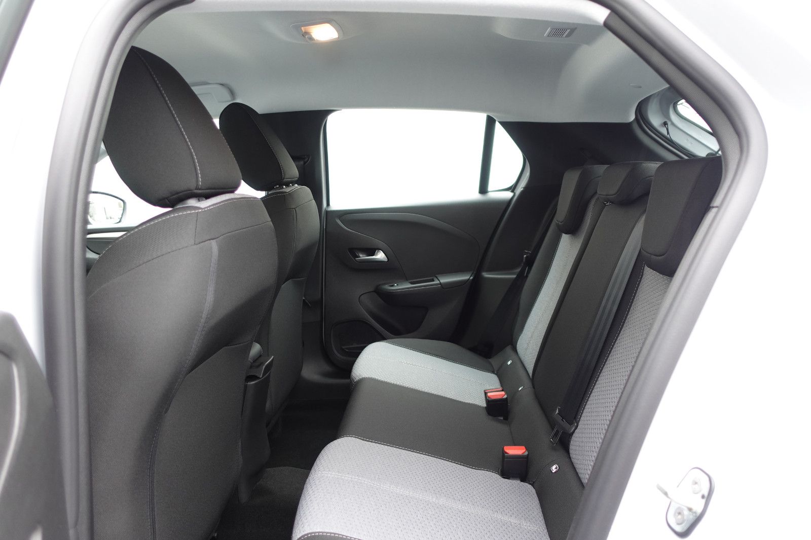 Fahrzeugabbildung Opel Corsa Hybrid Edition Sitzh.,Allwetter,LED,PDC