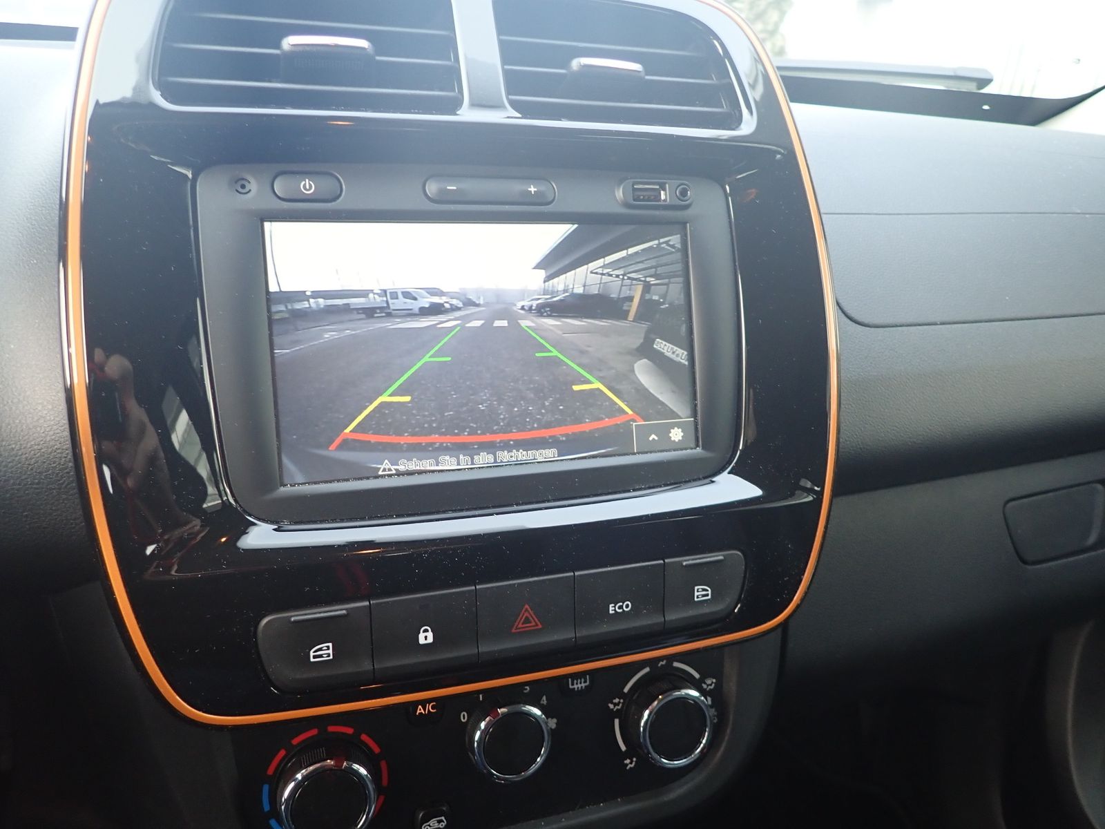 Fahrzeugabbildung Dacia Spring Electric Comfort Plus 45 PS