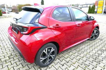 Bild 4 Toyota YARIS HYBRID STYLE EU; WINTERPAKET, RFK, LM