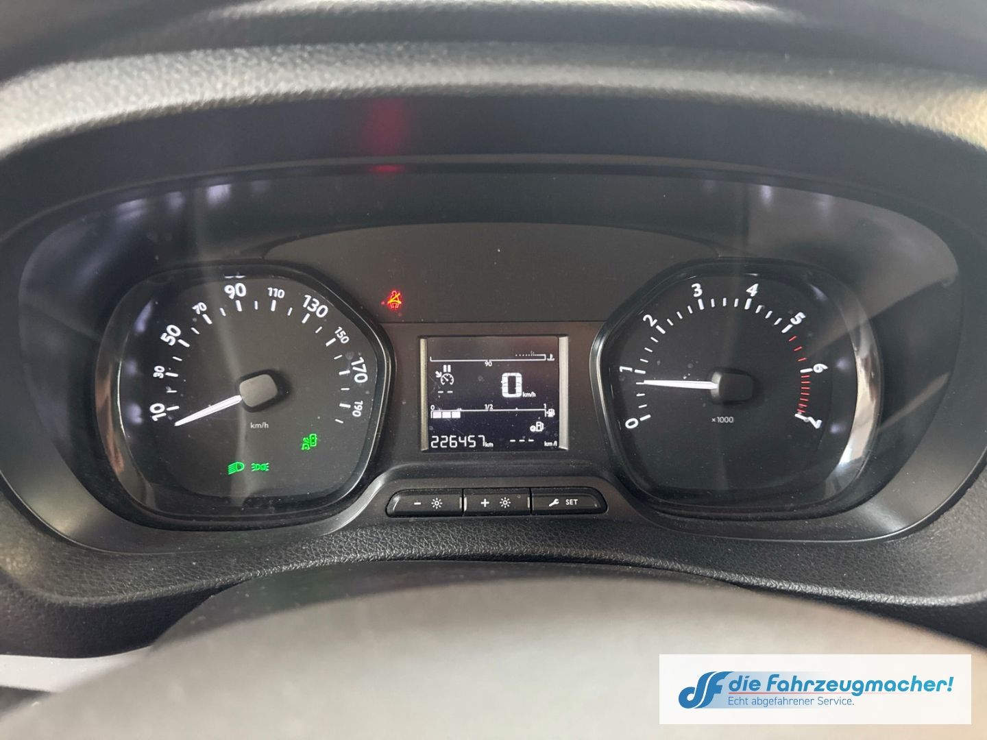 Fahrzeugabbildung Opel Vivaro Kasten Edition M 1.5 D EU6d *EXPORT