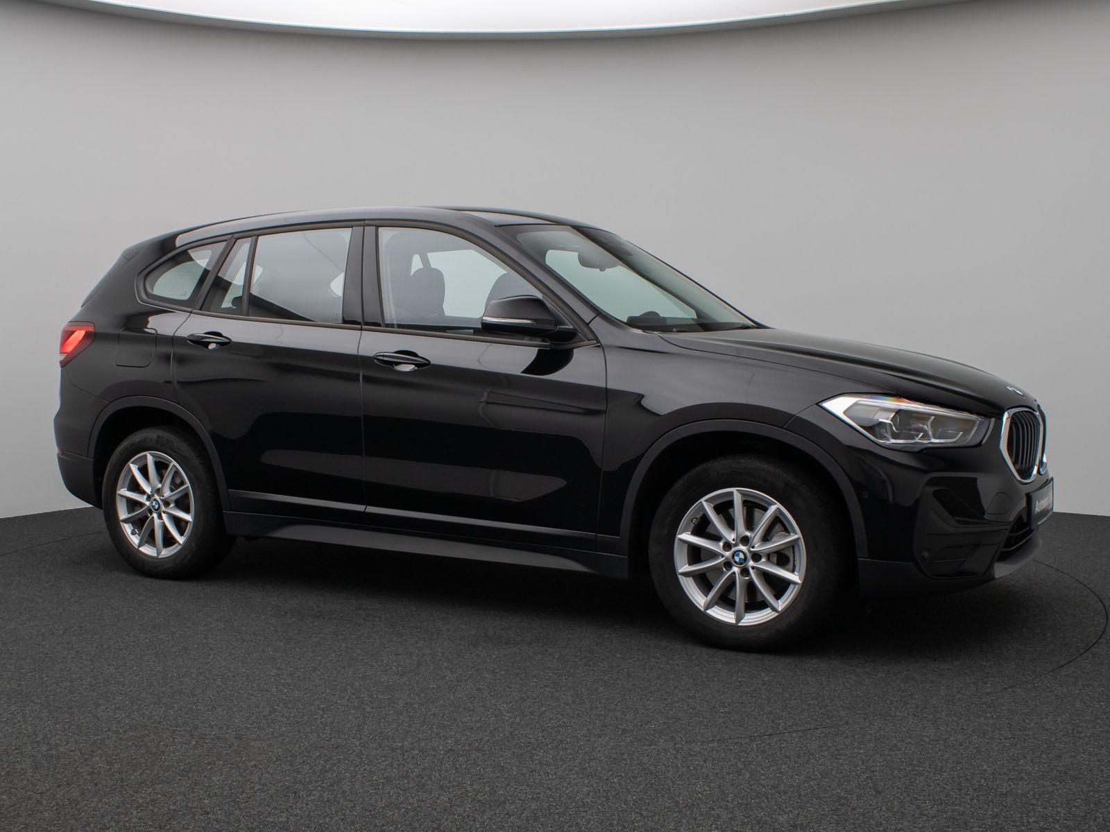 Fahrzeugabbildung BMW X1 sD20i Kamera HUD DAB Alarm Geschwindigkeitsre