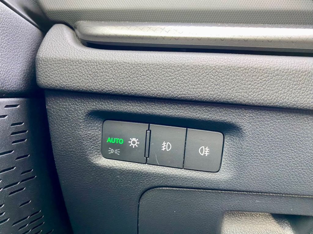 Fahrzeugabbildung SKODA Octavia Combi 1.4 TSI DSG LED KLIMAAUT PDC