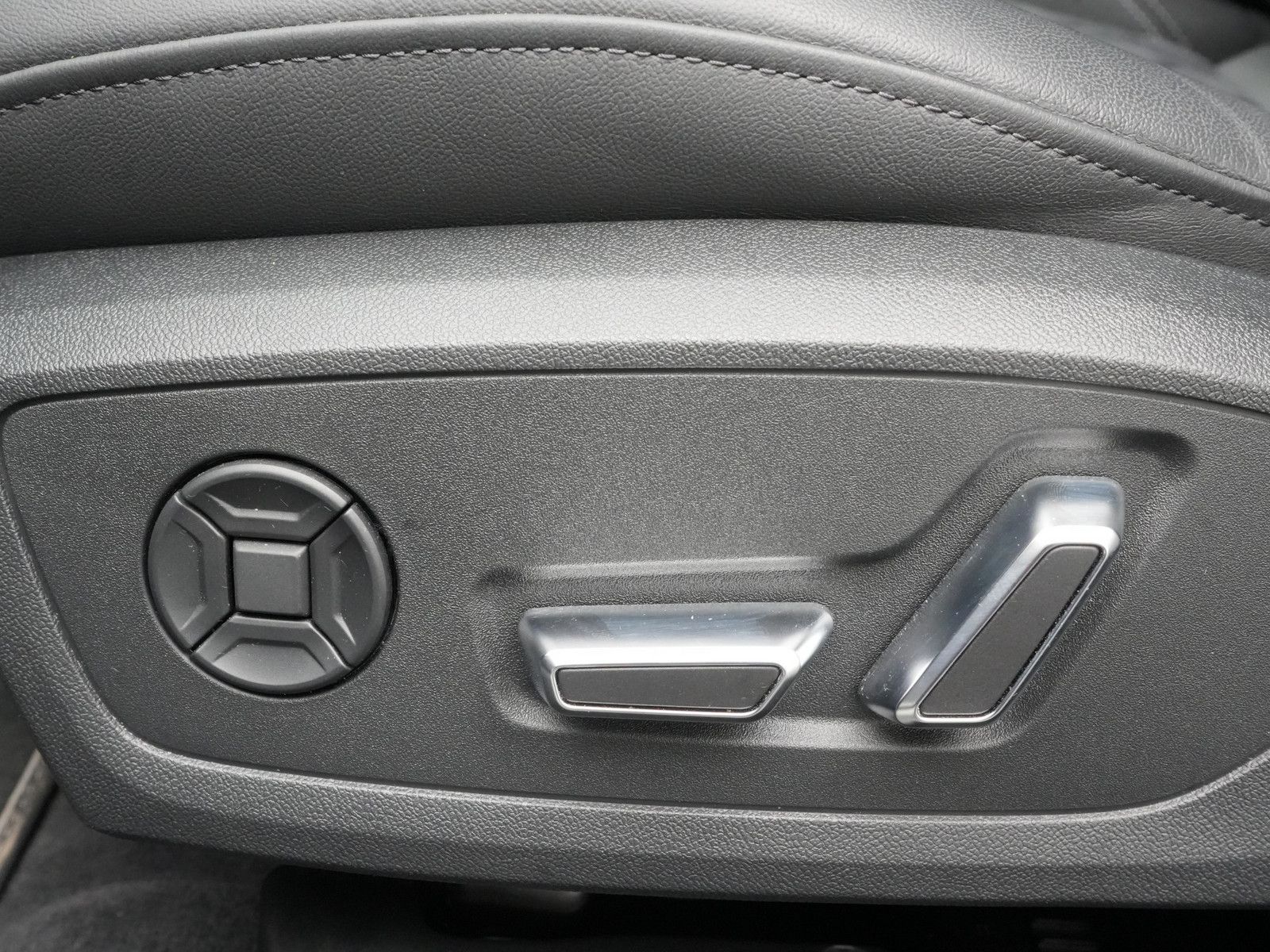 Audi S6 - Bild 19