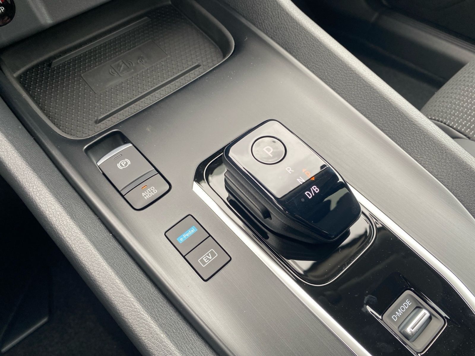 Fahrzeugabbildung Nissan Qashqai 1.5 VC-T e-Power N-Connecta*360'*ProPilo