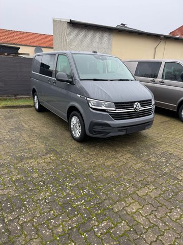 Volkswagen T6.1 Transporter 4Motion  3X im Zulauf