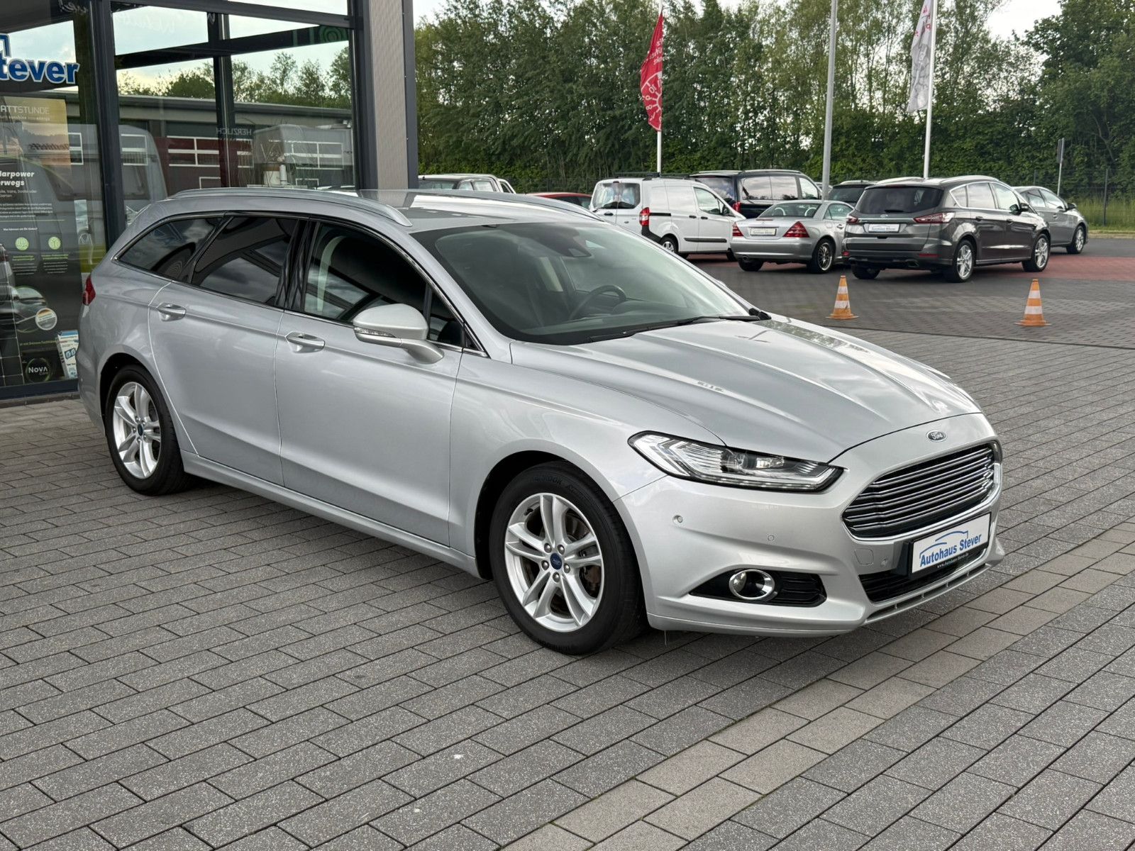 Fahrzeugabbildung Ford Mondeo Turnier Titanium NAVI KLIMA LED PDC AHK