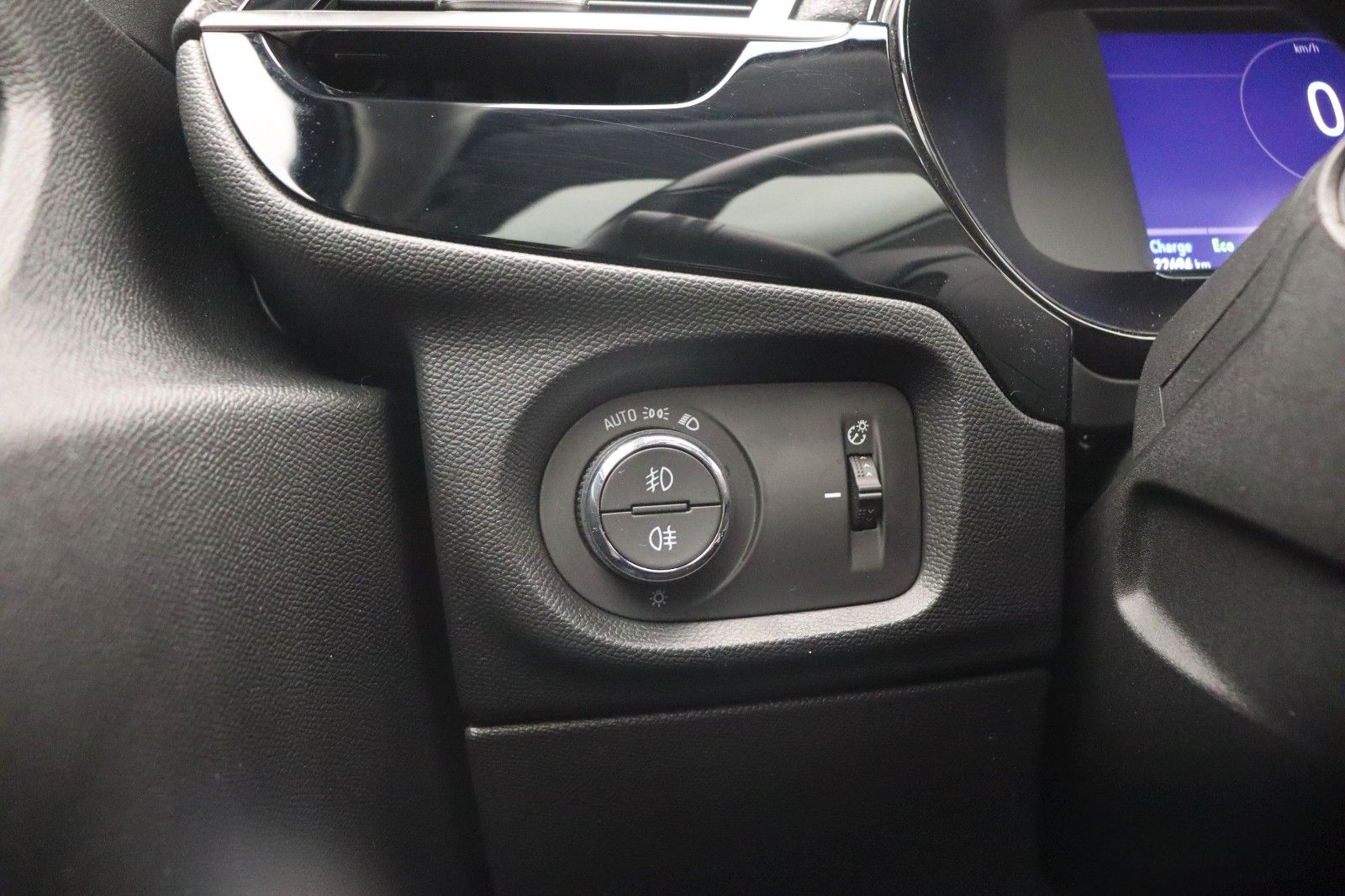 Fahrzeugabbildung Opel Corsa-e F First Edition IntelliLux Panorama PDC