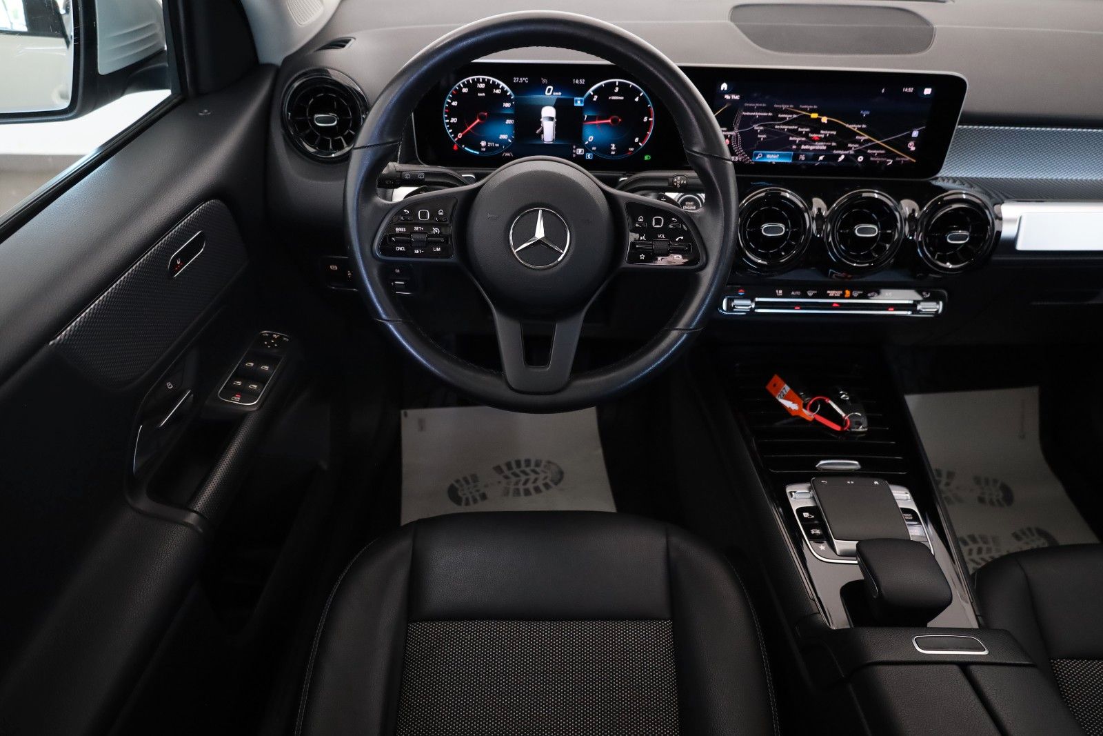 Fahrzeugabbildung Mercedes-Benz GLB 200 d, T.Leder,Navi,LED,SH,Kamera,Panorama