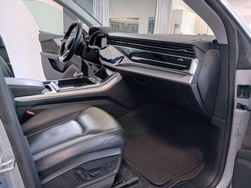 Audi Q8 - 12