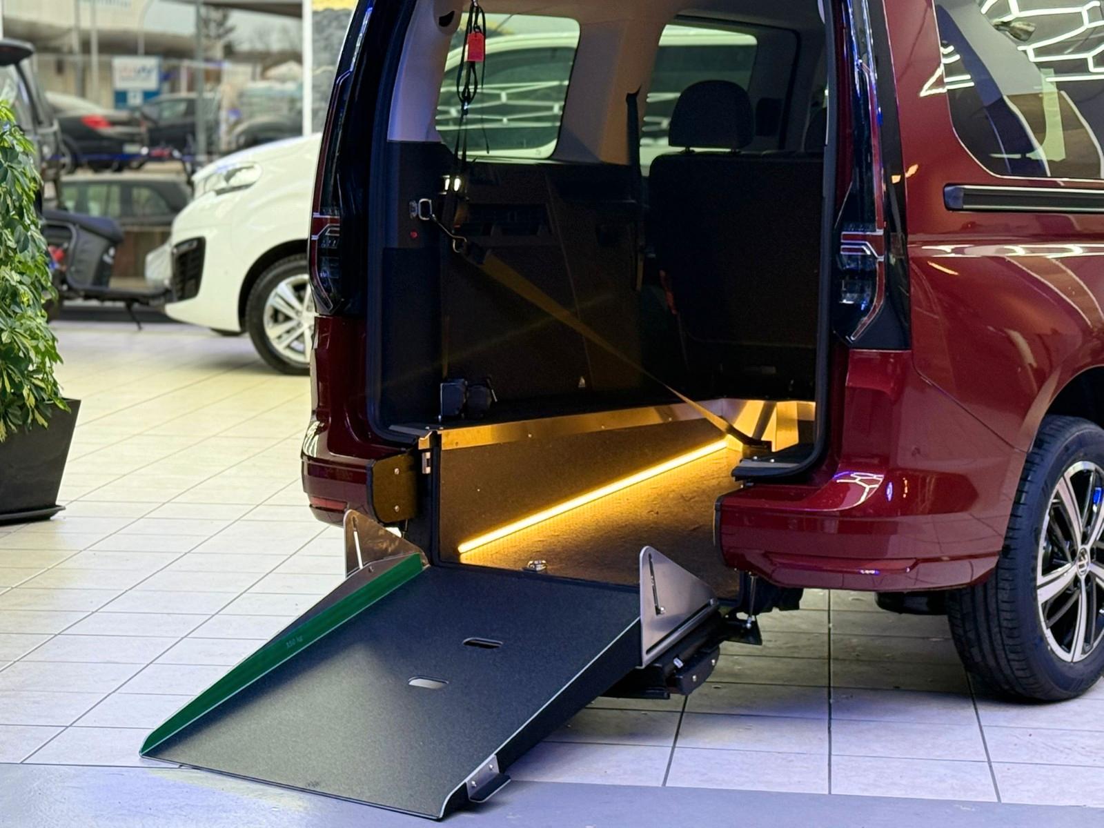 Volkswagen Caddy Style Maxi-DSG-Behindertengerecht-Rampe
