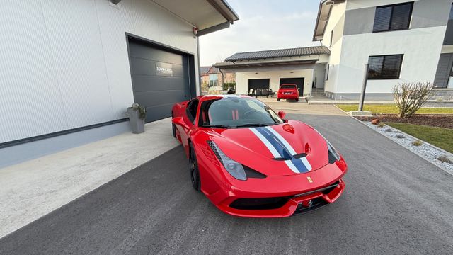 FERRARI 458