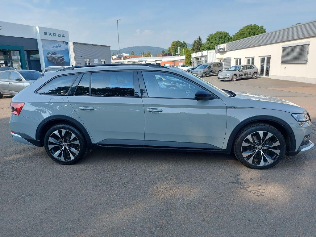 Skoda Superb Combi 2.0 TDI 4x4 DSG Scout