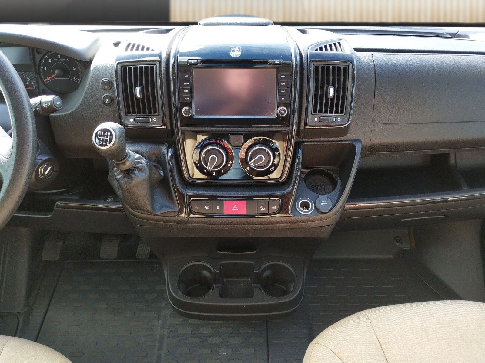 Fahrzeugabbildung HYMER / ERIBA / HYMERCAR Exsis-t 474 Markise,SAT,Solar