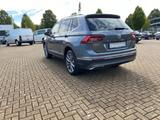 Volkswagen Tiguan Allspace 2.0 TSI Highline 4M*AHK*DCC*DYN* - graue Volkswagen Tiguan Allspace