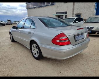 Mercedes E 280 - 8