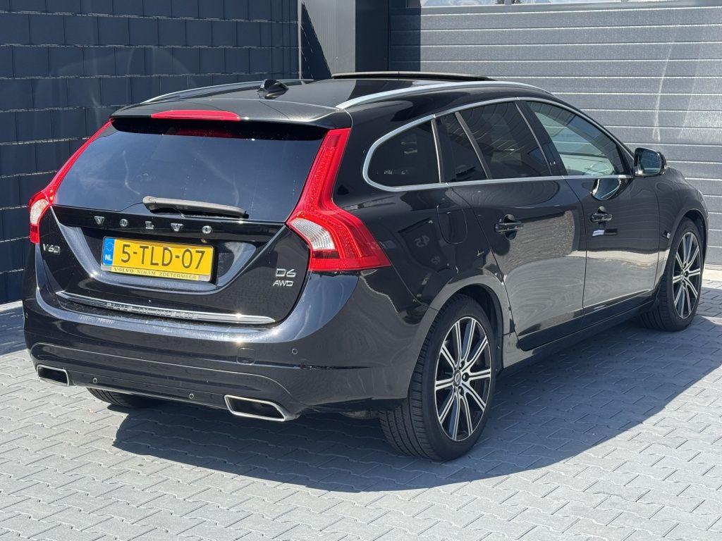 Volvo V60 2014 — салон