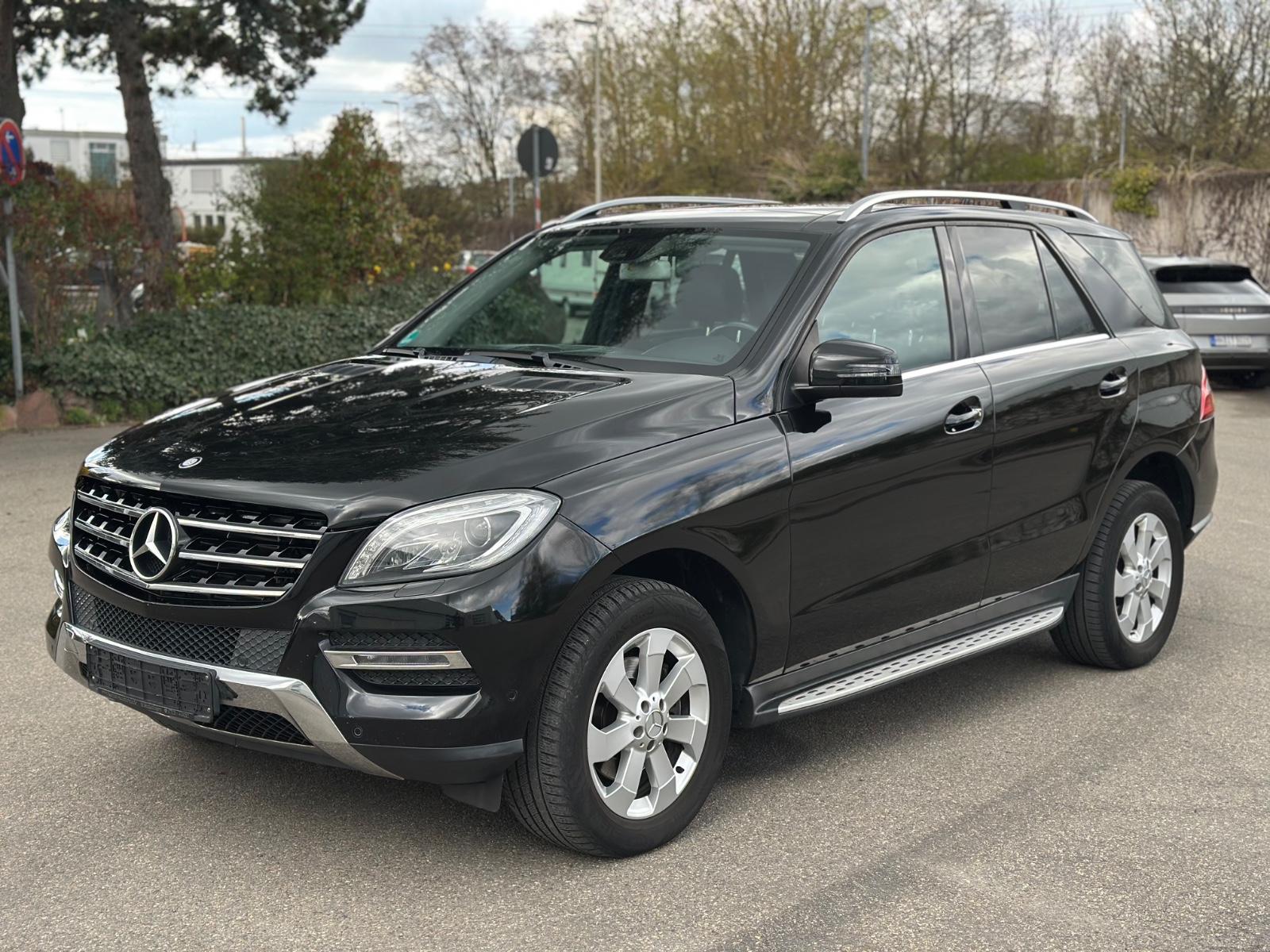 Mercedes-Benz ML 350 CDI BlueTec STHZ Pano AHK R-Kam Leder