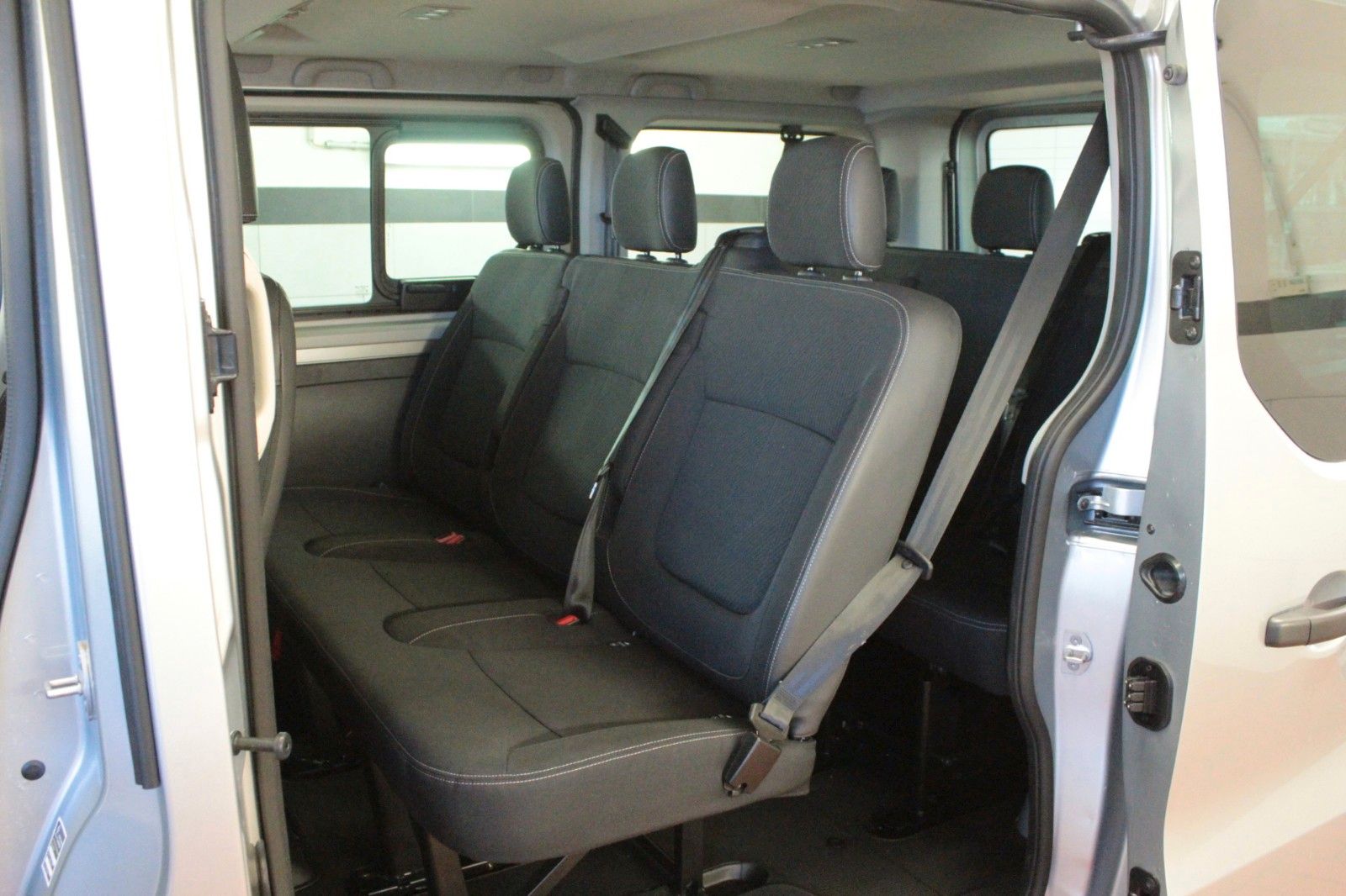 Fahrzeugabbildung Renault Trafic Blue dCi 150 EDC Evo*Automatik*8-Sitzer*