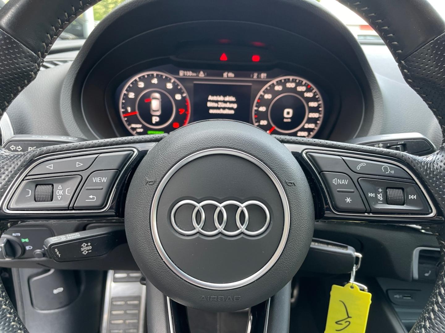 Audi A3 Sportback 35 TFSI S-line *Optik*AHK*SHZ*Navi*