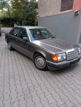 Mercedes-Benz E 200 E 200 - gebrauchte Mercedes-Benz E 200 aus dem Jahr 1990