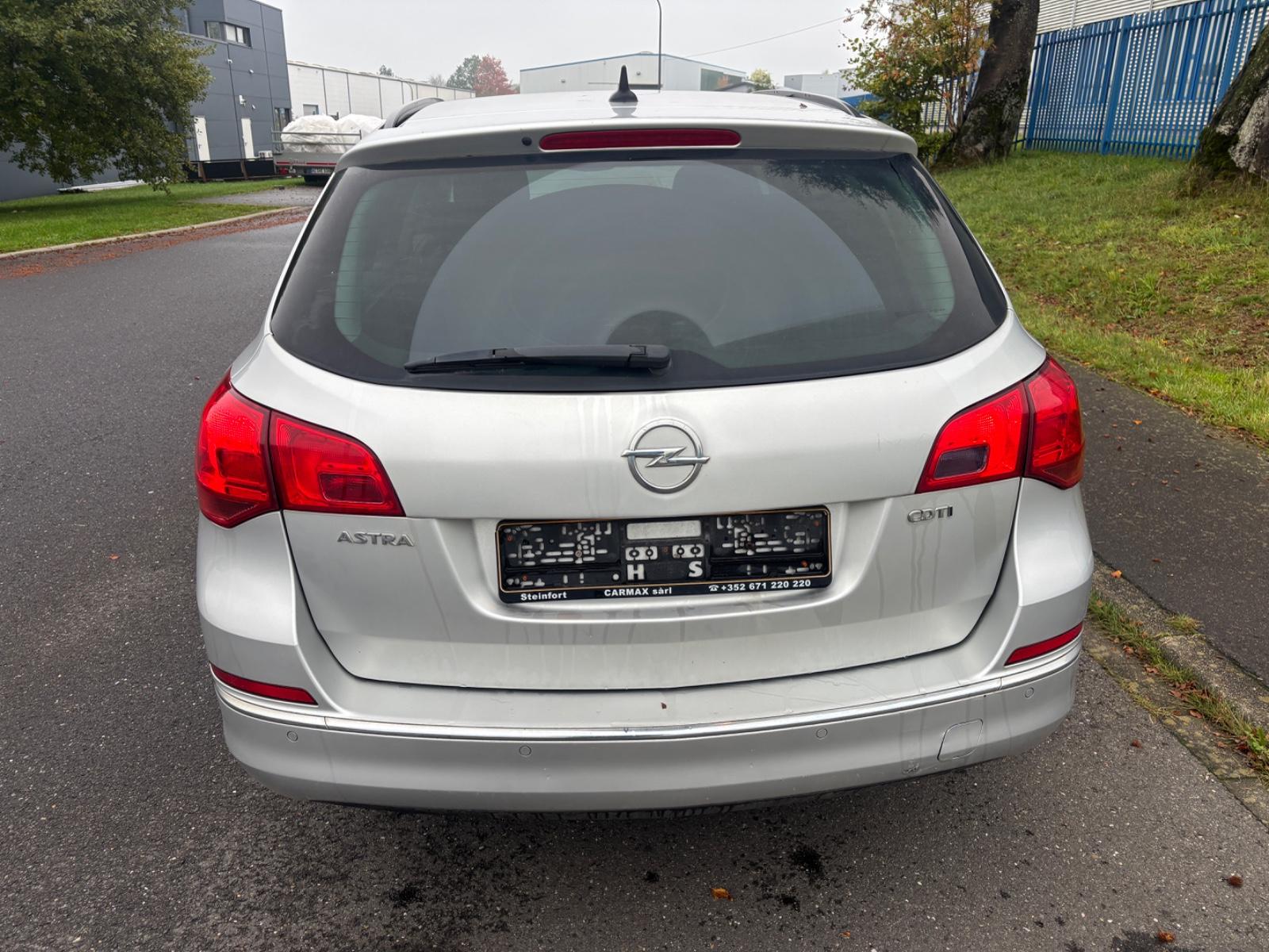 Opel Astra 2015 — фото 6