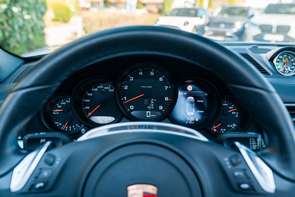 PORSCHE 991 Carrera 4 Cabriolet/ PASM / SPORT AGA / BOSE PORSCHE 991 Carrera 4 Cabriolet/ PASM / SPORT AGA / BOSE