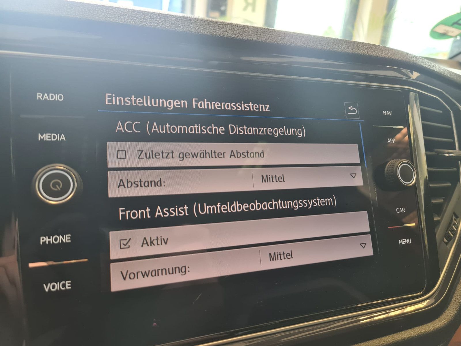 Fahrzeugabbildung Volkswagen T-Roc Sport 4Motion / NAVI / LED / KAMERA
