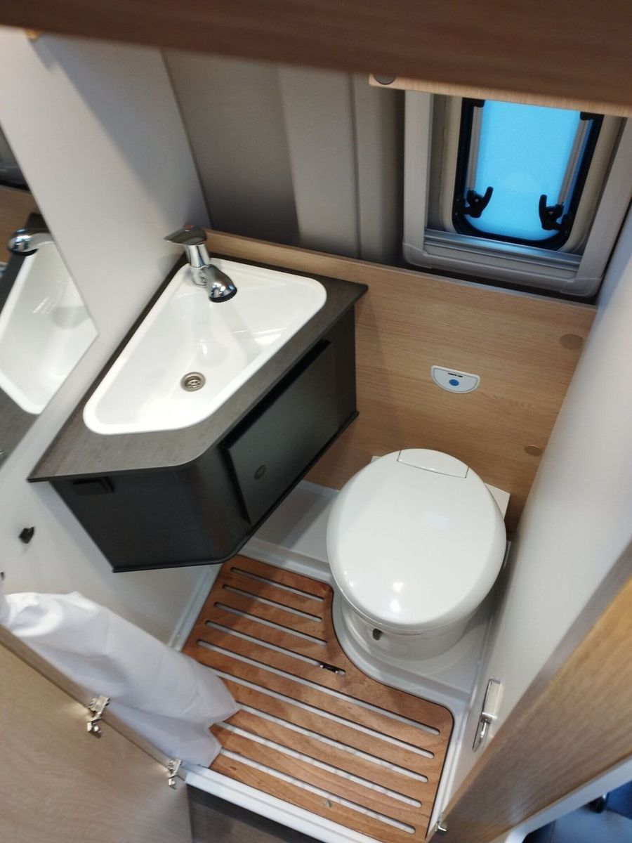 Fahrzeugabbildung Sunlight Adventure Cliff 602 Automatik, Dörr Edition, LTE