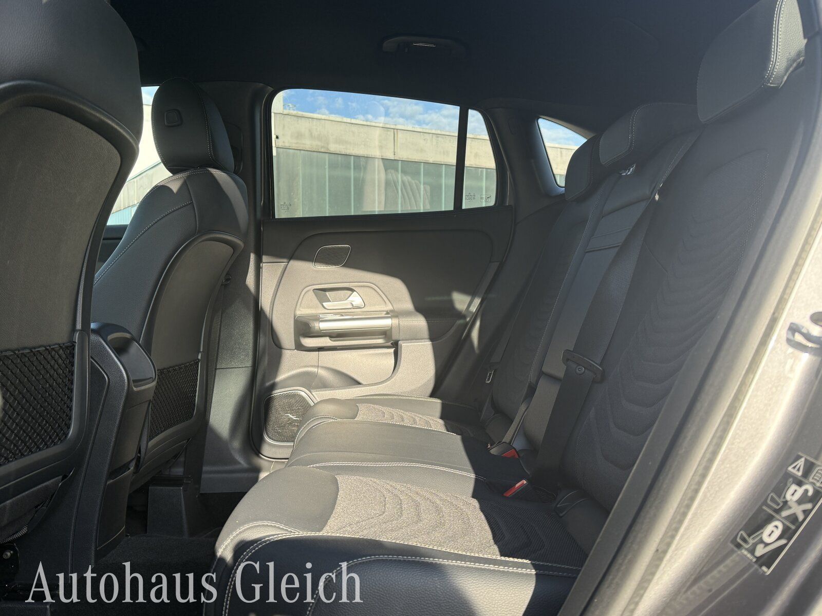 Fahrzeugabbildung Mercedes-Benz GLA 220 Progressive (EURO 6d) Navi/Standheizung