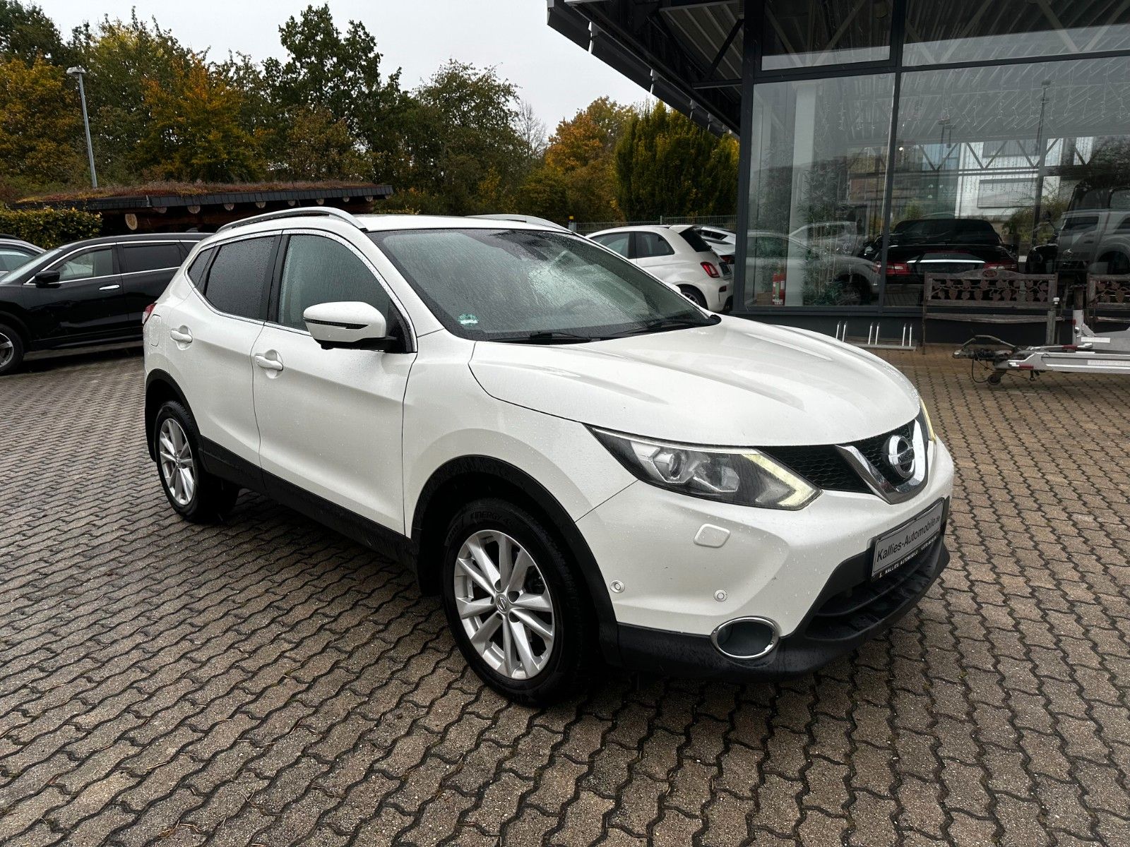 Fahrzeugabbildung Nissan Tekna+AHK,1.Hd.,Scheckh.gepfl.1a Zust.,Serv