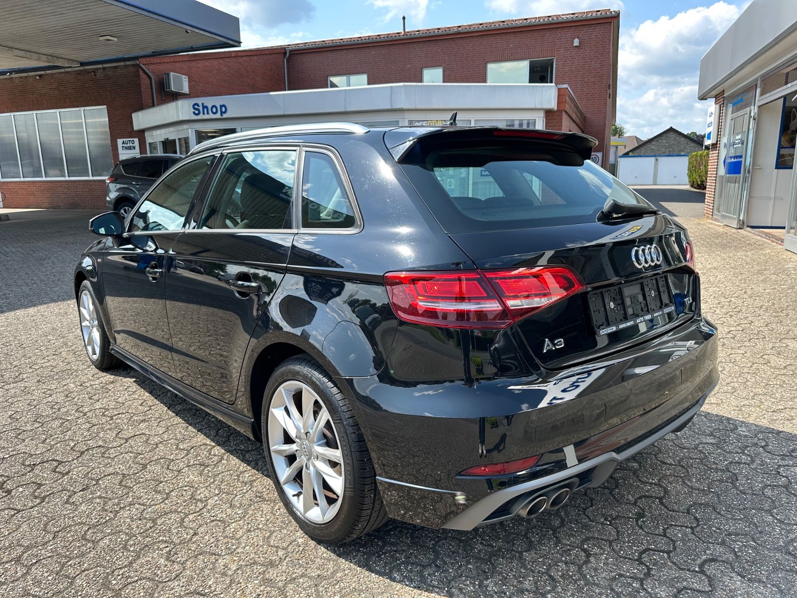 Fahrzeugabbildung Audi A3 2.0 TDI Sportback S line S tronic Navi/BiXeno