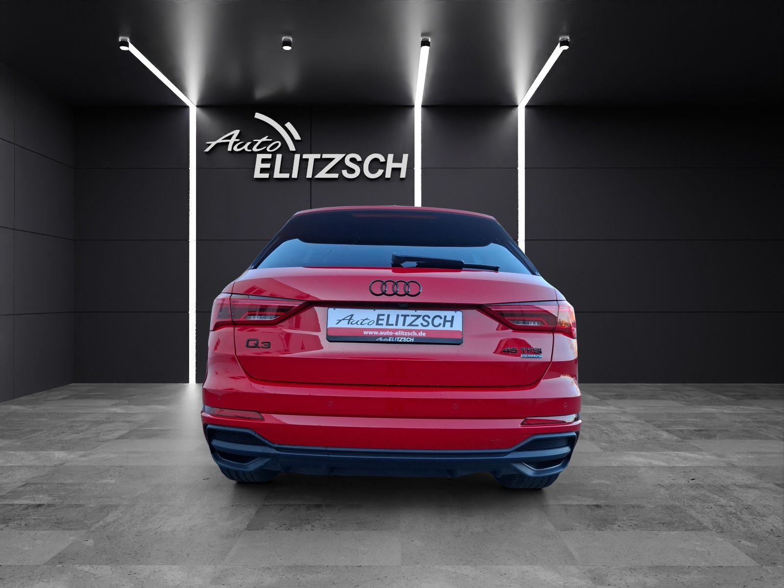 Fahrzeugabbildung Audi Q3 45 TFSI quattro S-Line S-tronic Standhzg Matr