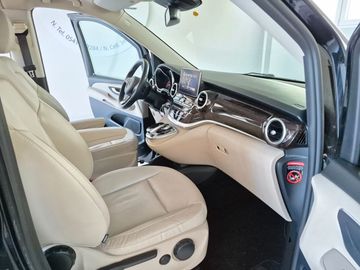 Mercedes V 220 - 7