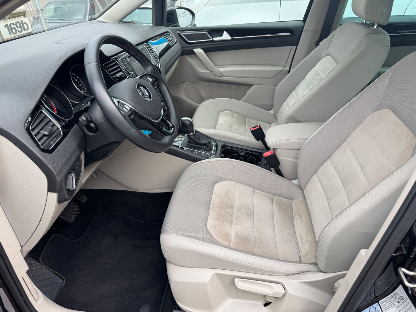 Fahrzeugabbildung Volkswagen Golf Sportsvan VII Highline Panorama+Navi+Xenon