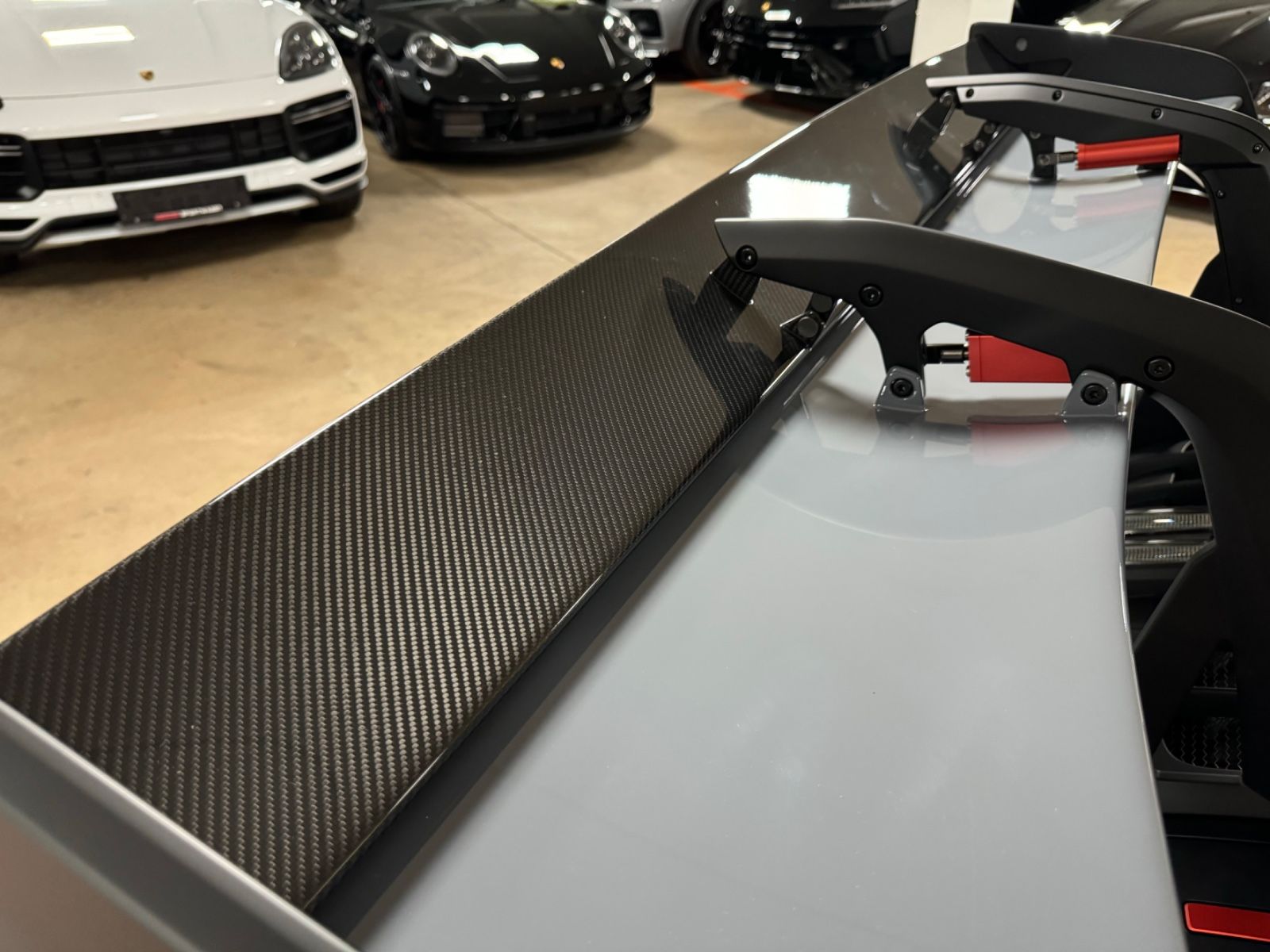 Fahrzeugabbildung Porsche 911 GT3 RS WEISSACH CARBON CERAMIC LIFT 24 FULL