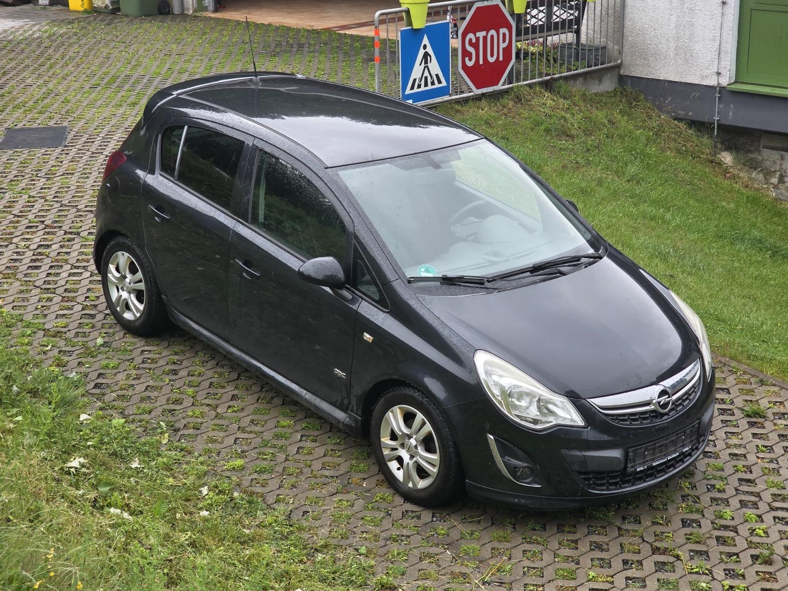 Opel Corsa D Color Edition    OPC.Line 5 Türig