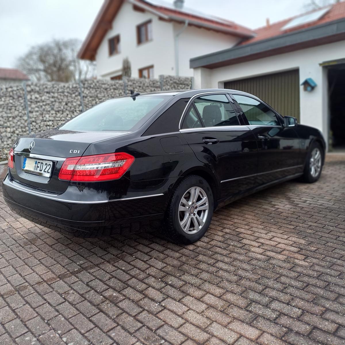 Mercedes-Benz E 220 CDI BlueEFFICIENCY AVANTGARDE AVANTGARDE