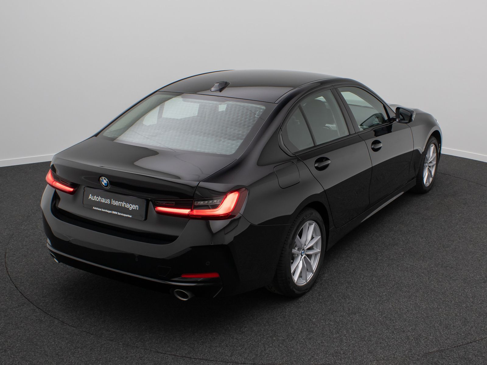 Fahrzeugabbildung BMW 318i DAB PDC Widscreen Geschwindigkeitsreg LED