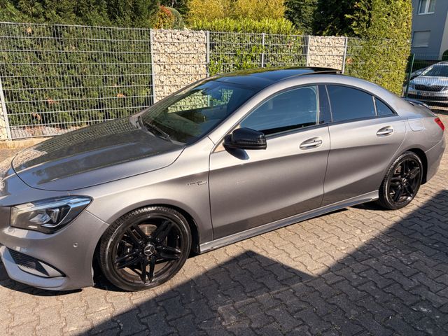 MERCEDES-BENZ CLA 200 AMG Line AMG Line