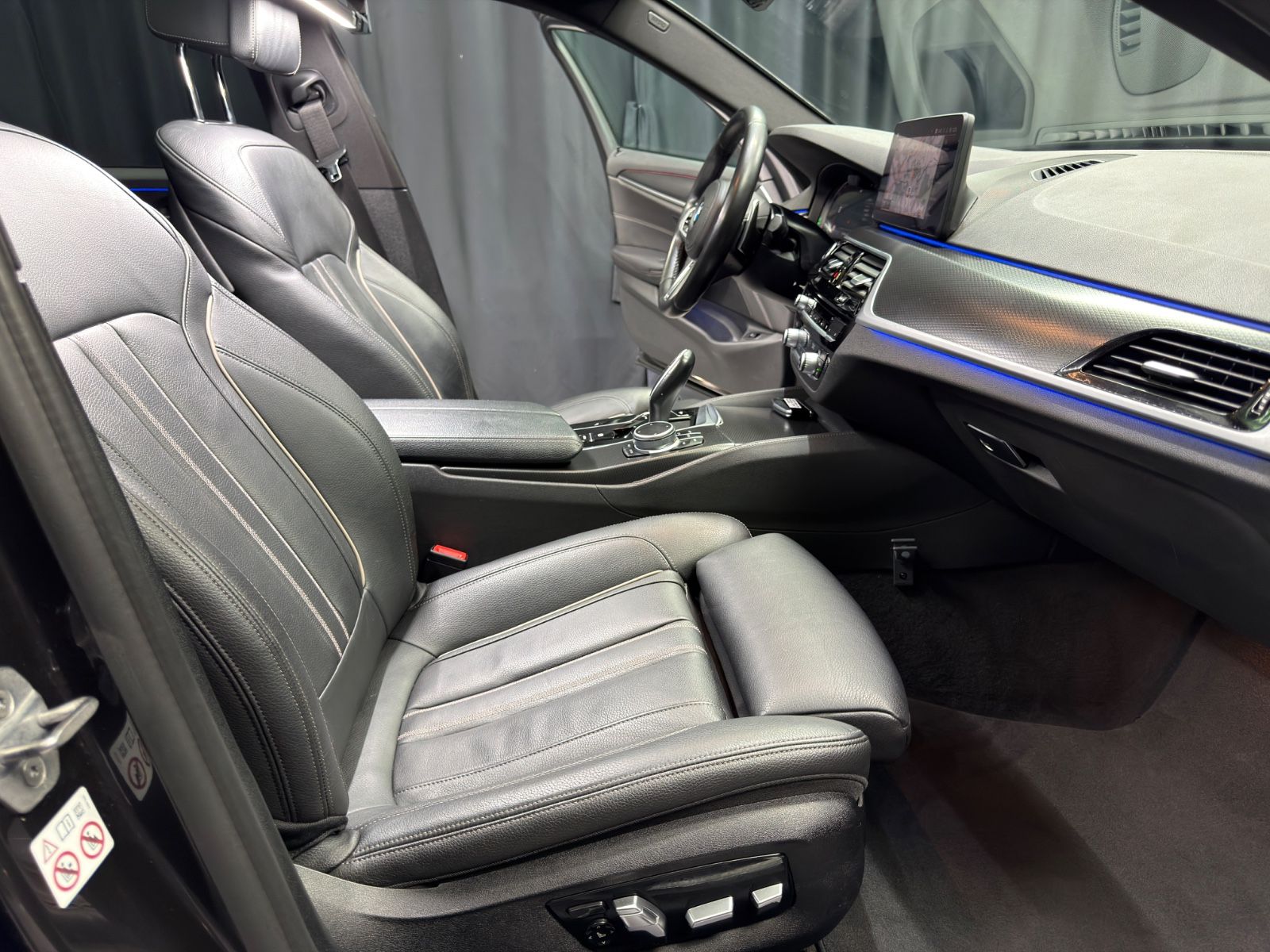 Fahrzeugabbildung BMW 540d xDrive M Sport|LASER|PANO|20"|AHK|ACC|VOLL