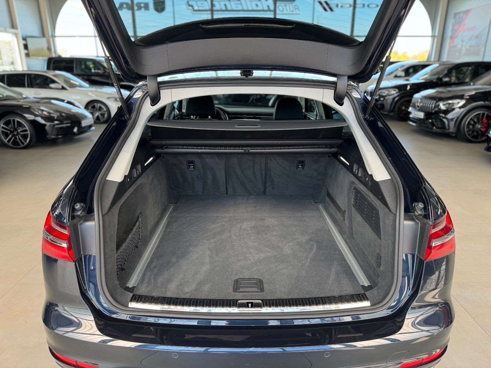 Fahrzeugabbildung Audi A6 Avant 45 TFSI design Business+Assistenz-Paket