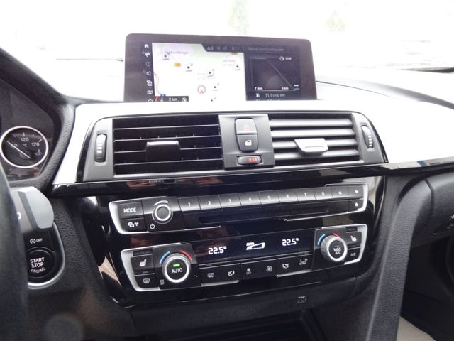 Fahrzeugabbildung BMW 320i xDrive M Sport Shadow/184PS/Navi/Leder/AHK/