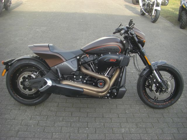 Harley-Davidson FXDR 114 ABS 1. HAND 11000 KM