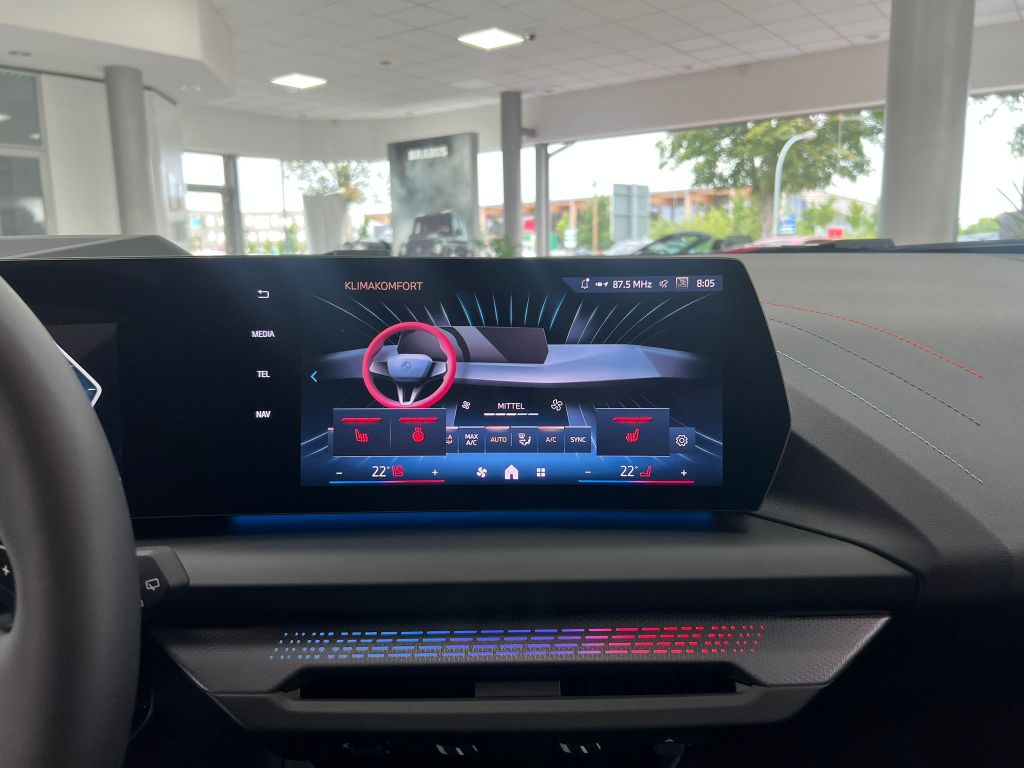 BMW 120 M-Sport*HUD*H-K*ACC*KEYL*SHADOW*TOTW*360°