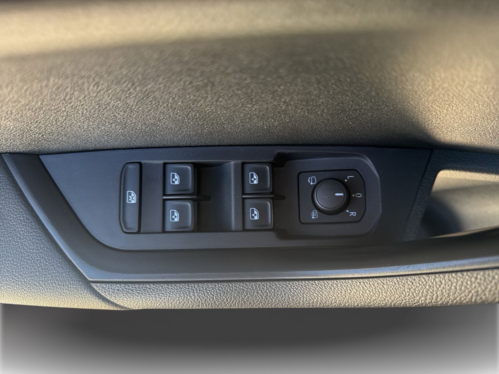 Karoq 2.0 TSI Sportline, AHK, Amundsen, ACC, Rea